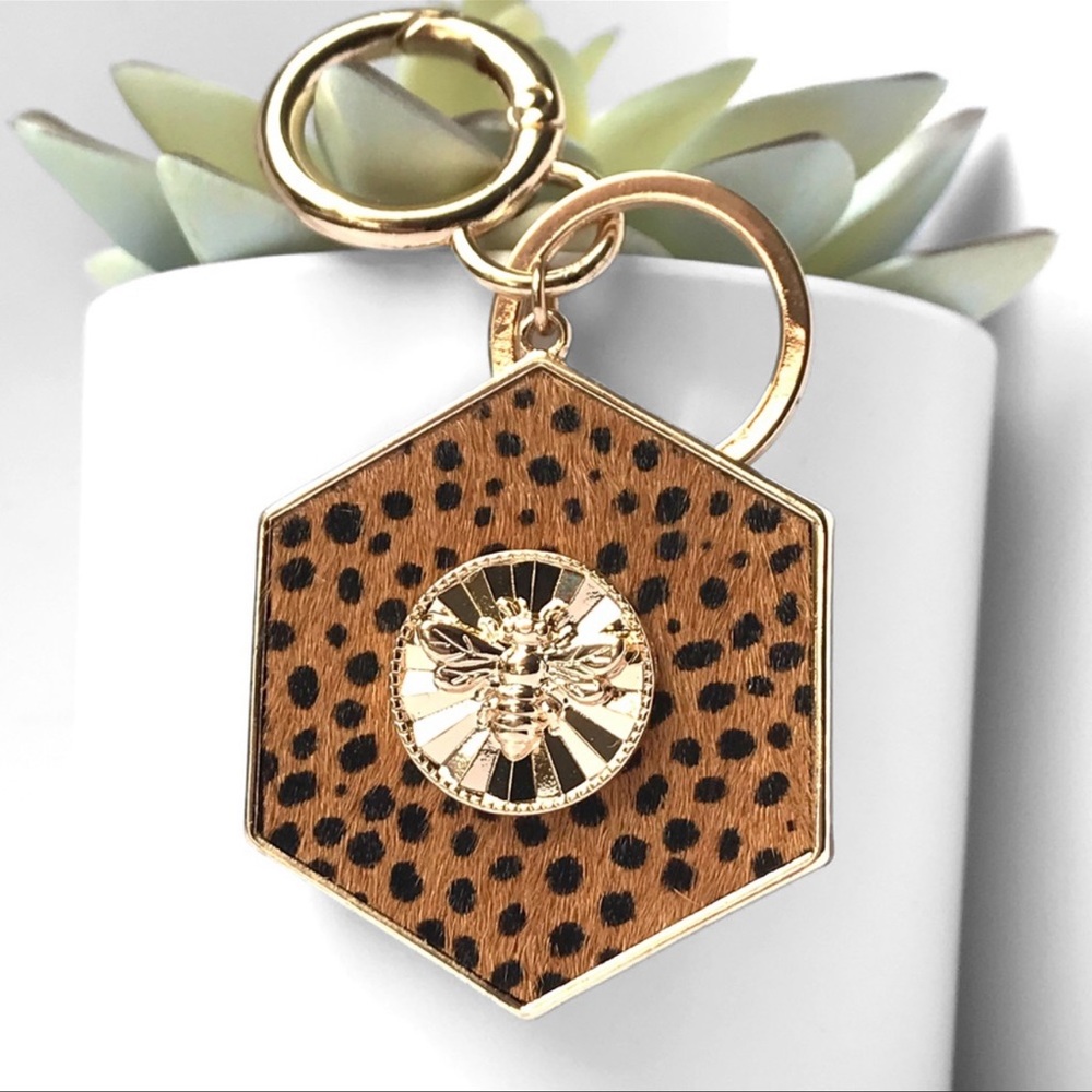 LAST 1️⃣New Genuine calf leather hexagon bee animal print trendy keychain - Picture 5 of 7